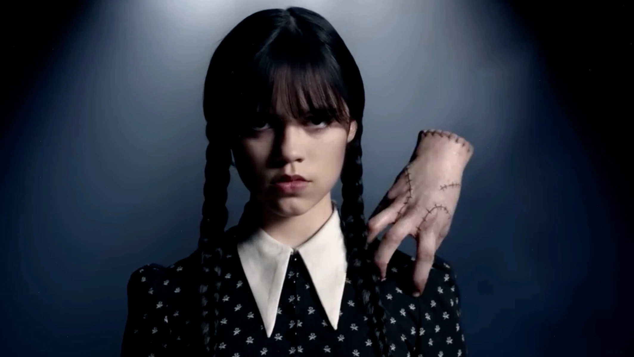 Wednesday phiên bản Netflix do Jenna Ortega thủ vai